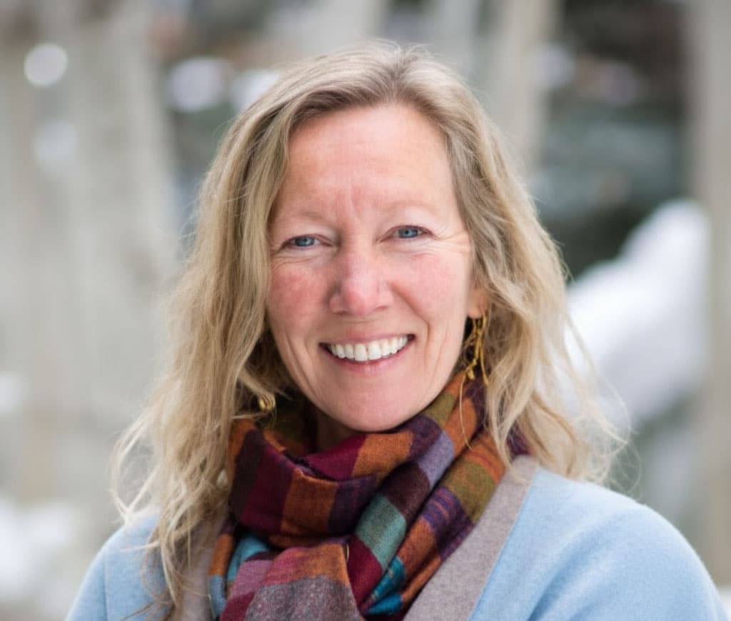 Christina Riley headshot